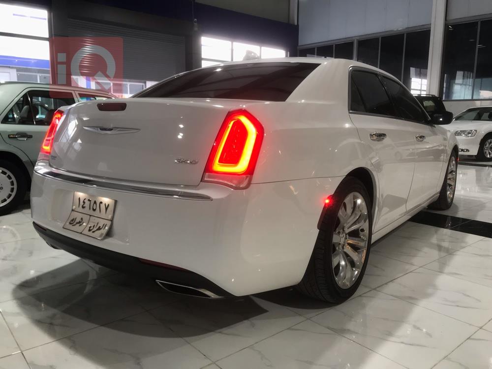 کرایسلەر 300